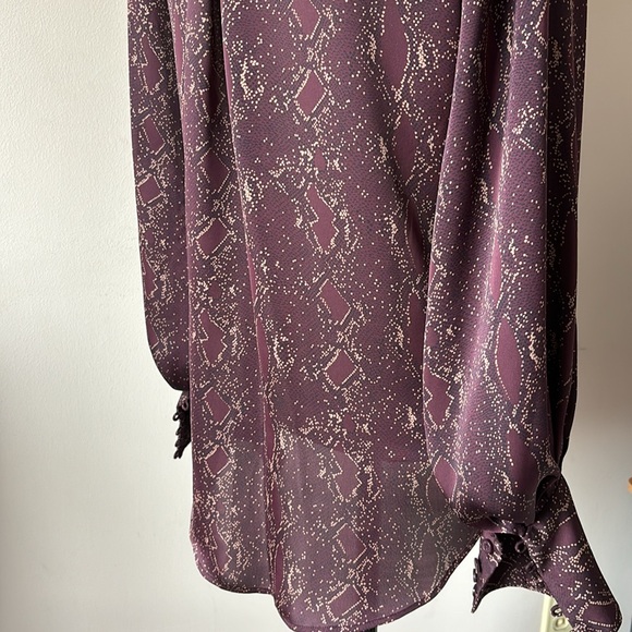 Like new Equipment Helaine python print collarless shirt Prune size XS - Picture 12 of 13